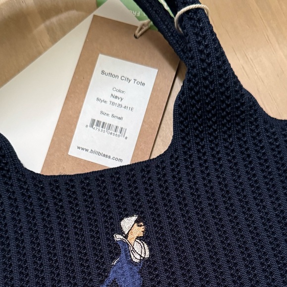 Bill Blass Sutton City Small Tote - Crochet, navy blue, brand new with tags - Picture 4 of 8